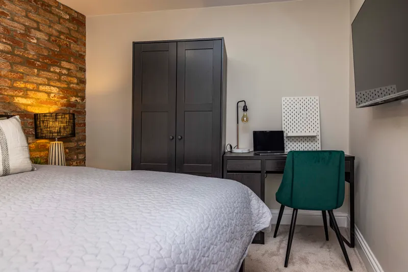 Vibrant 2 Bedroom Apartment // 2026/7 - Image 15